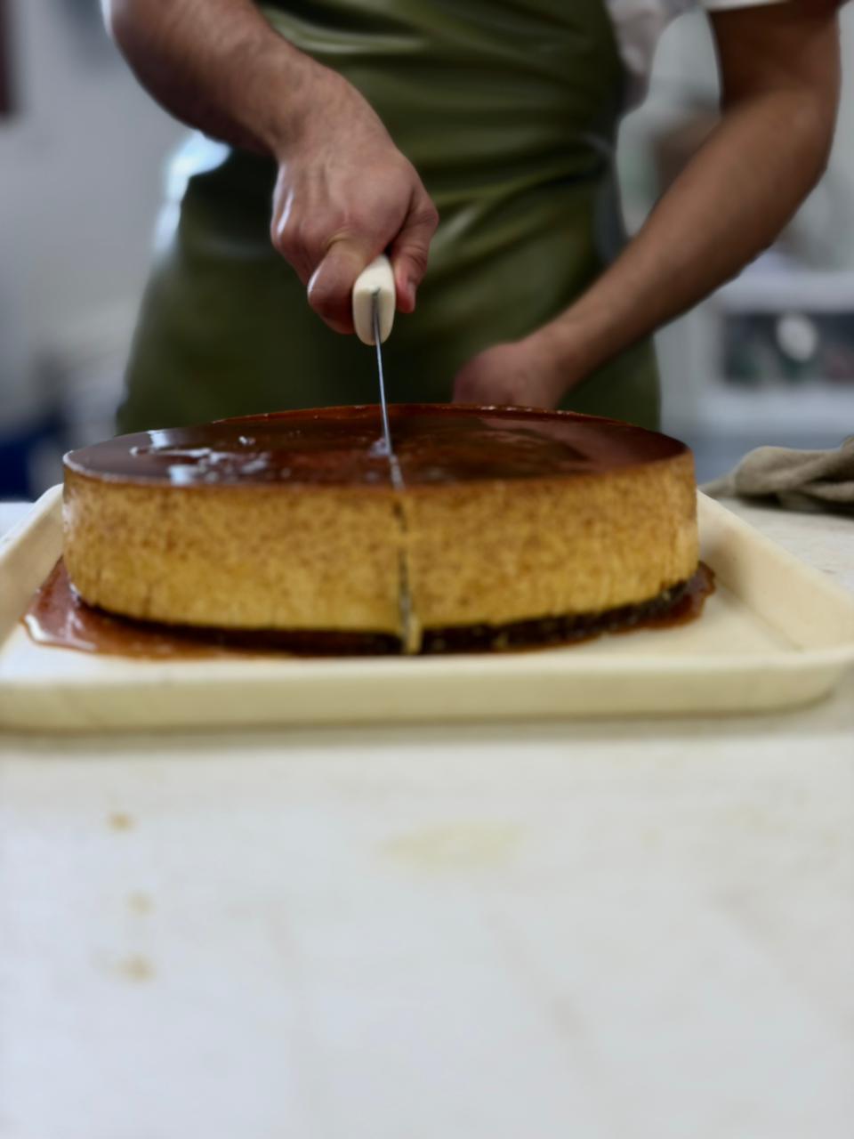 Mesón con pan recién horneado